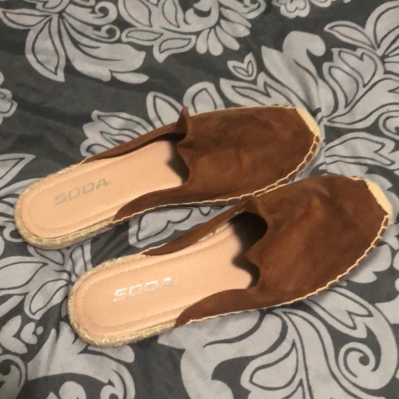 Mules - Picture 2 of 3